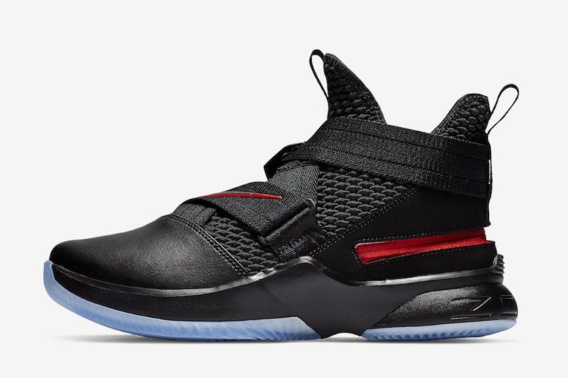 Una nuova colorazione della famosa scarpa Nike Lebron 12 è arrivata